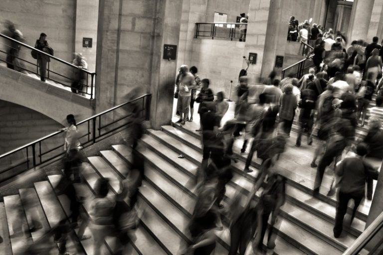 تسونامي التحول الاقتصادي